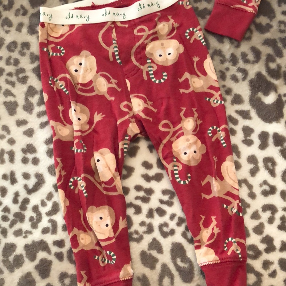 Old Navy Pajamas Top Bottom Set Monkey Penguin Long Sleeve Holiday 12-18 Months - Picture 3 of 13